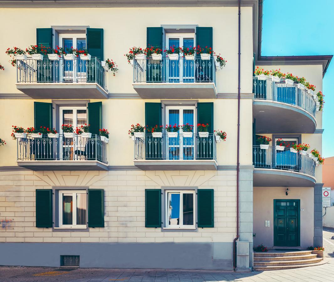 Le Residenze Del Centro Aparthotel Олбия Екстериор снимка