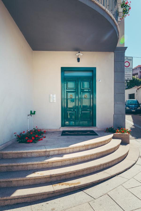 Le Residenze Del Centro Aparthotel Олбия Екстериор снимка
