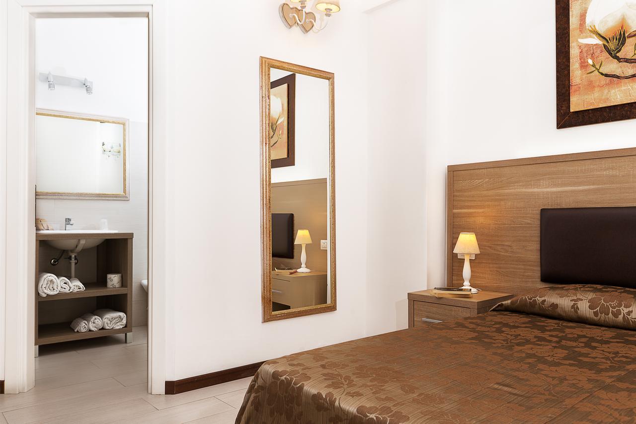 Le Residenze Del Centro Aparthotel Олбия Екстериор снимка