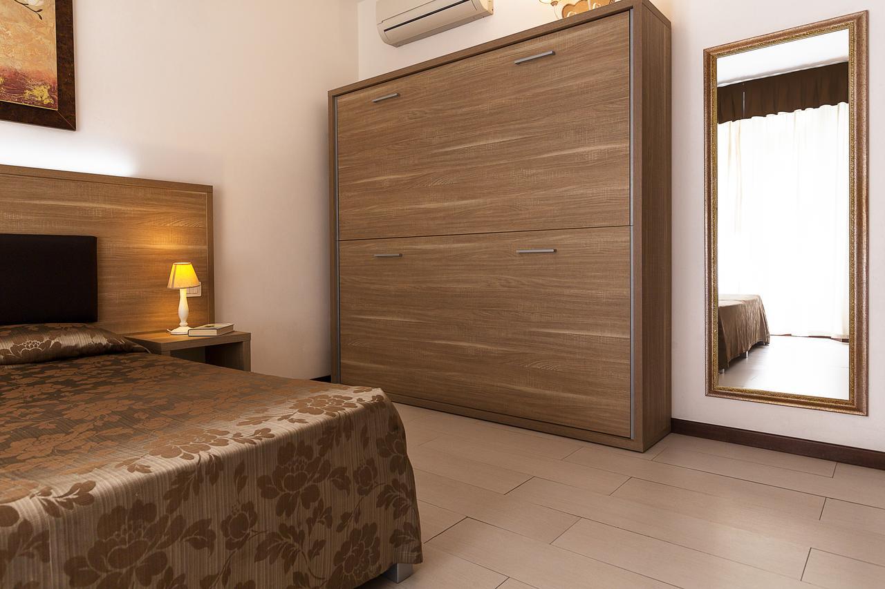 Le Residenze Del Centro Aparthotel Олбия Екстериор снимка