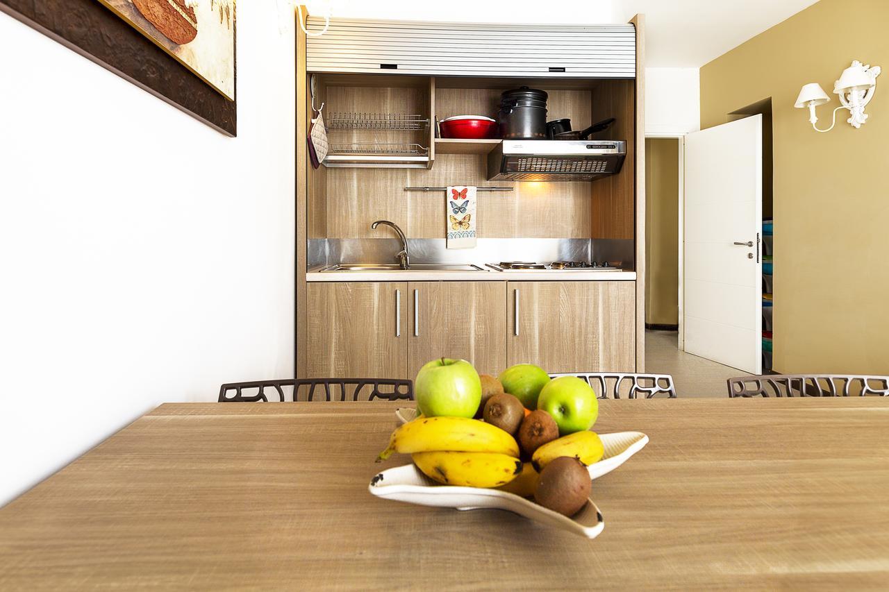 Le Residenze Del Centro Aparthotel Олбия Екстериор снимка