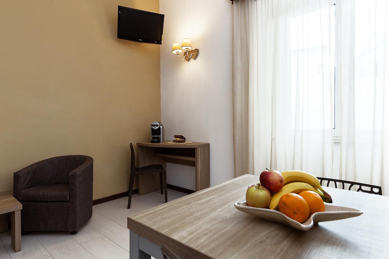 Le Residenze Del Centro Aparthotel Олбия Екстериор снимка
