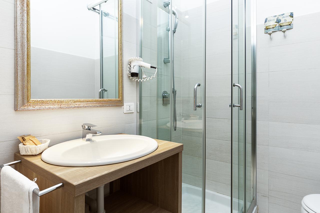 Le Residenze Del Centro Aparthotel Олбия Екстериор снимка