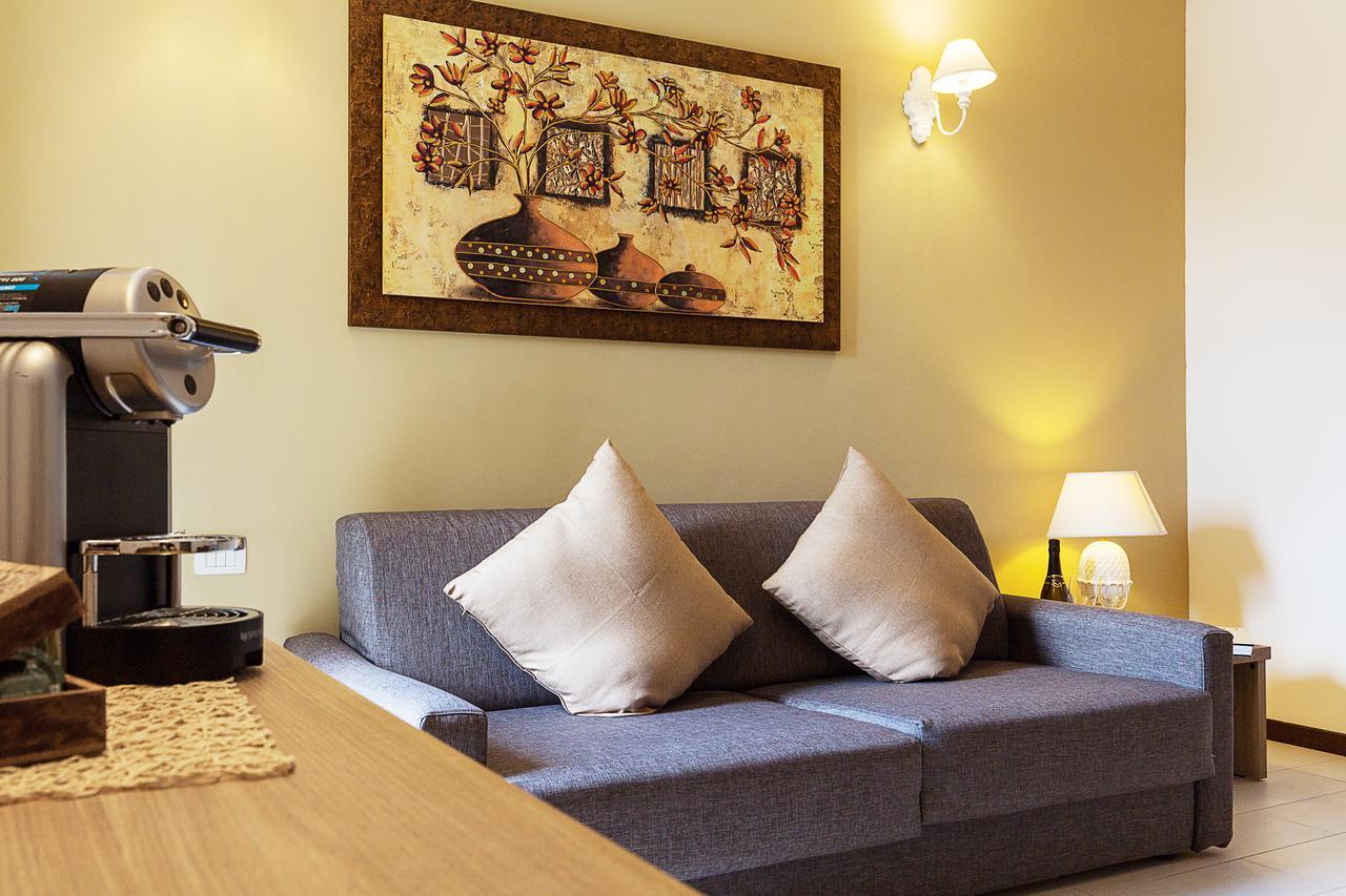 Le Residenze Del Centro Aparthotel Олбия Екстериор снимка