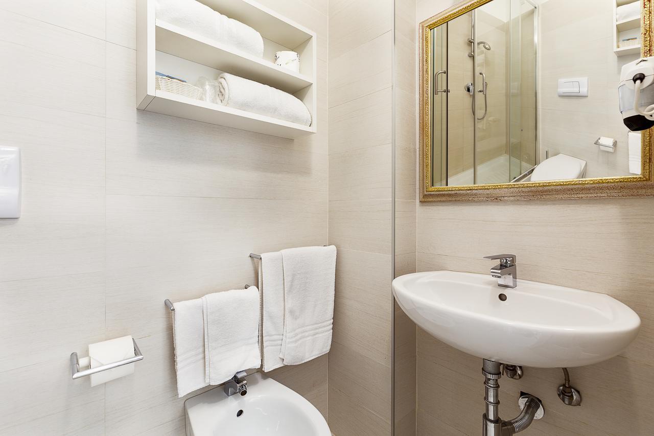 Le Residenze Del Centro Aparthotel Олбия Екстериор снимка